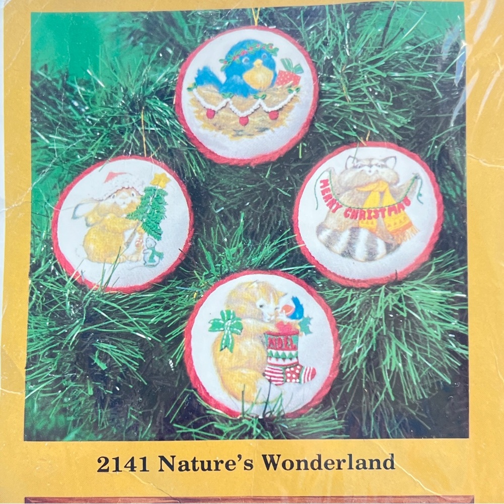 VTG Creative Circle Christmas Ornament Gift Tag Needlepoint 2141